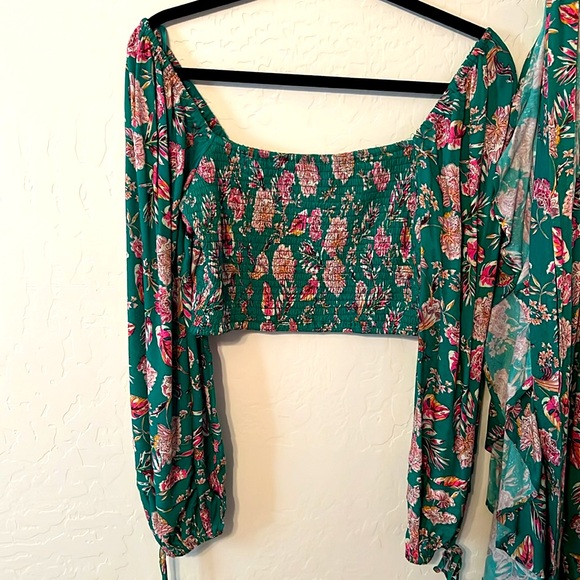 B O G Collective- 2 piece green pink print crop top with wrap skirt. EUC - Picture 3 of 9